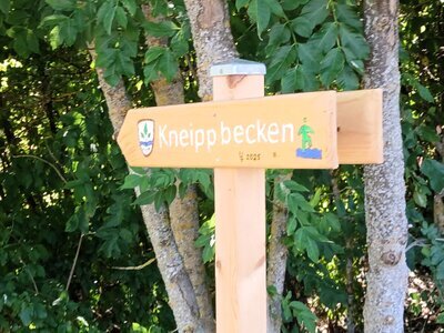 Schild Kneippbecken Hinweisschild Kneippbecken